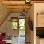 Freistehendes In Mit Terrasse Und Garten By Interhome בית נופש *