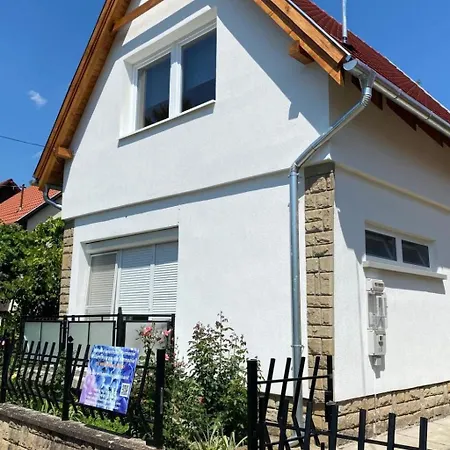 Prázdninový dům Freistehendes In Mit Terrasse Und Garten By Interhome *